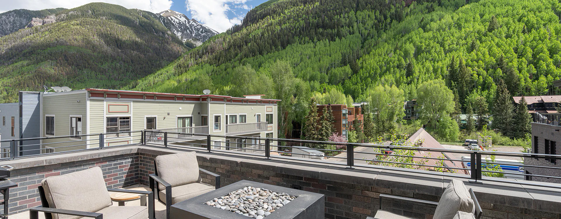 15.4-fir-house-telluride-deck1