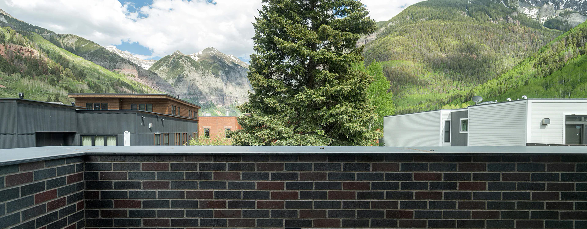 15.8-fir-house-telluride-deckview4