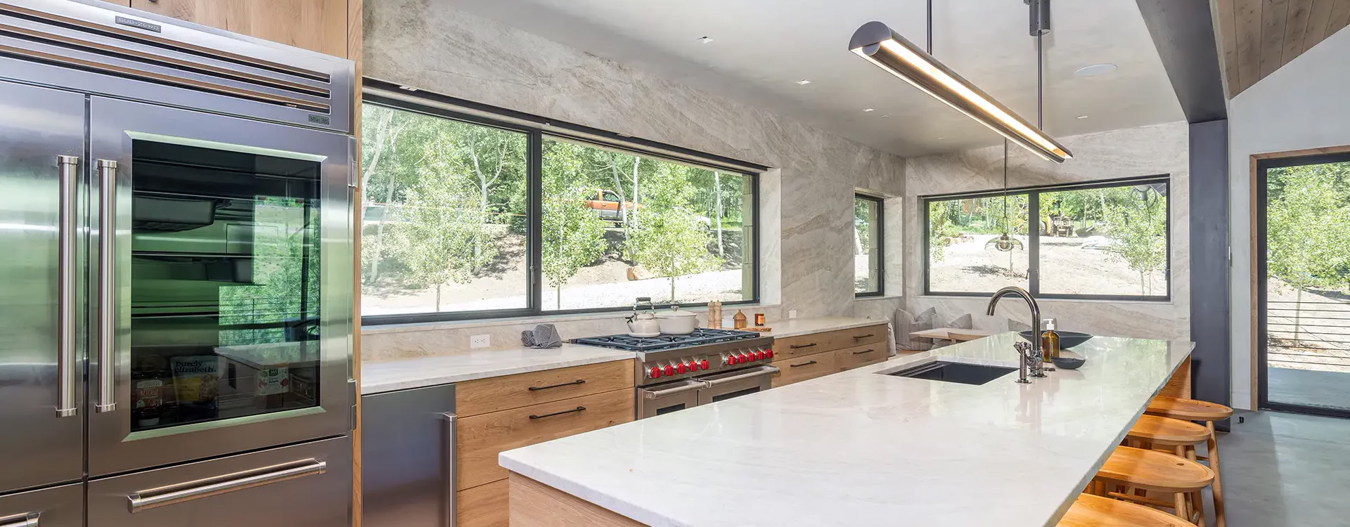 2.5-waters-edge-telluride-kitchen1