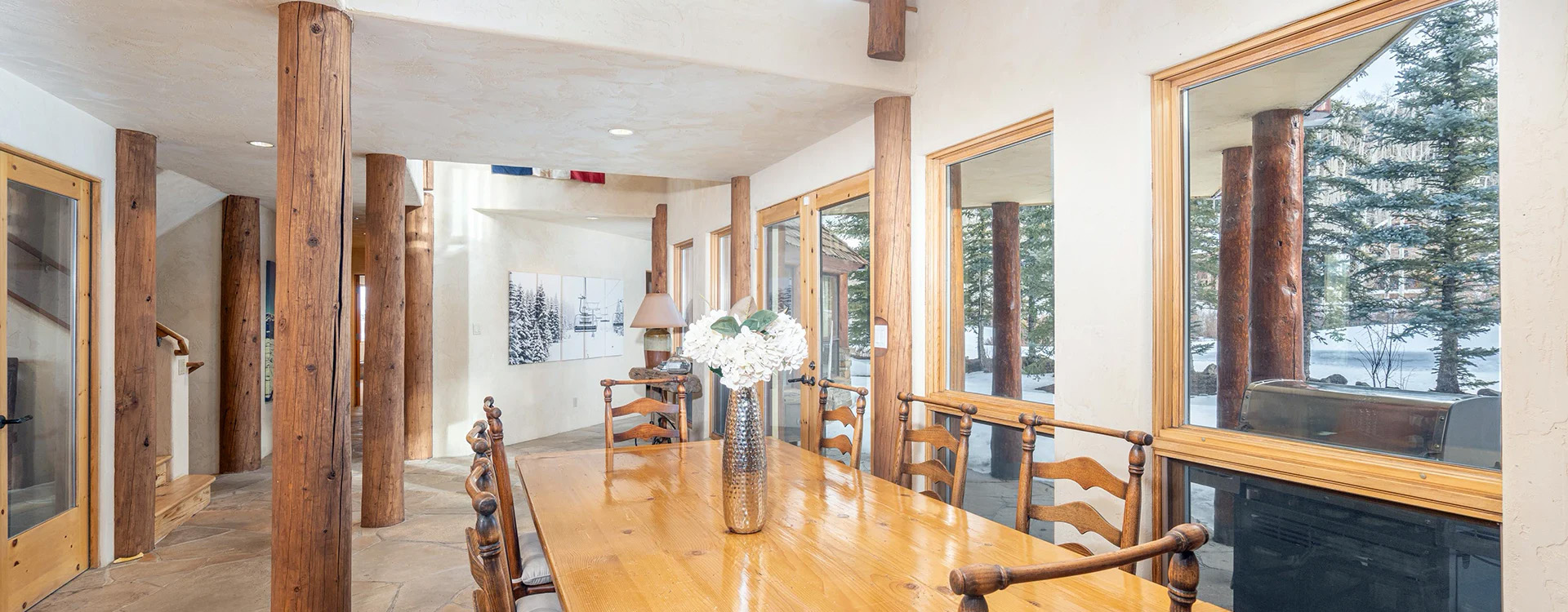 3.2-mountain-village-vacation-rental-satisfaction-dining-table1