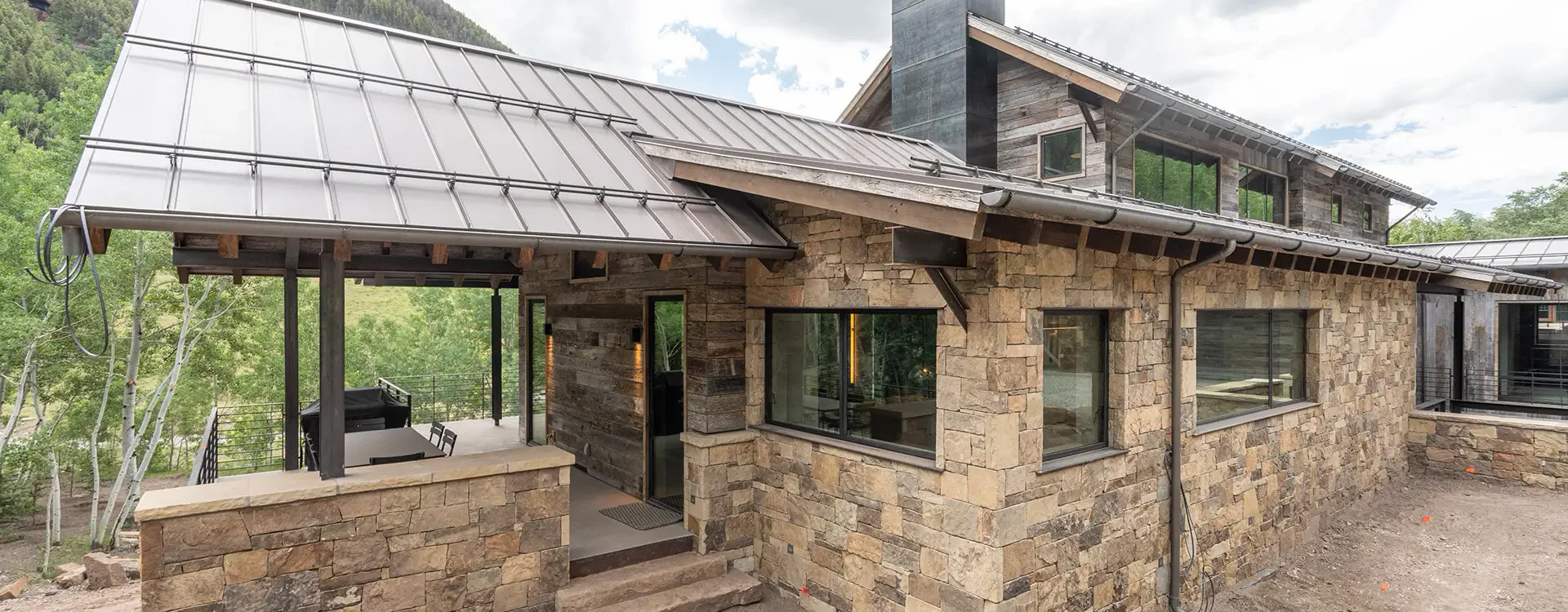 4.0-waters-edge-telluride-exterior-bbq-area