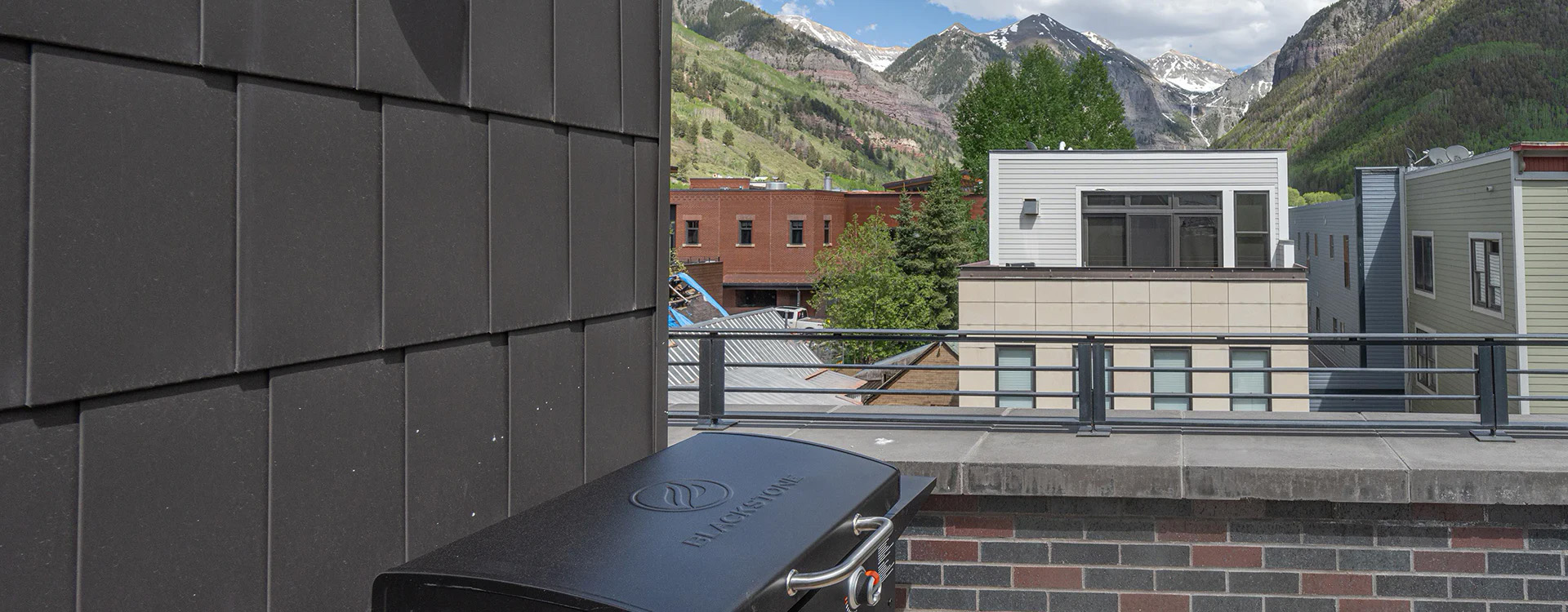 5.3-fir-house-telluride-deck-grill