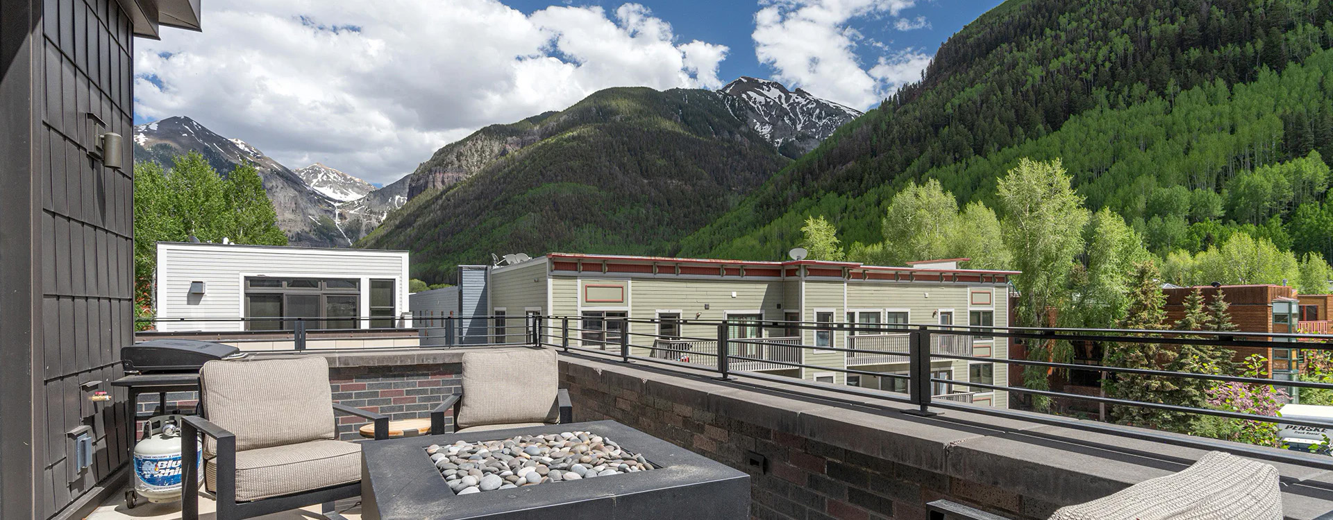 5.4-fir-house-telluride-deck-view