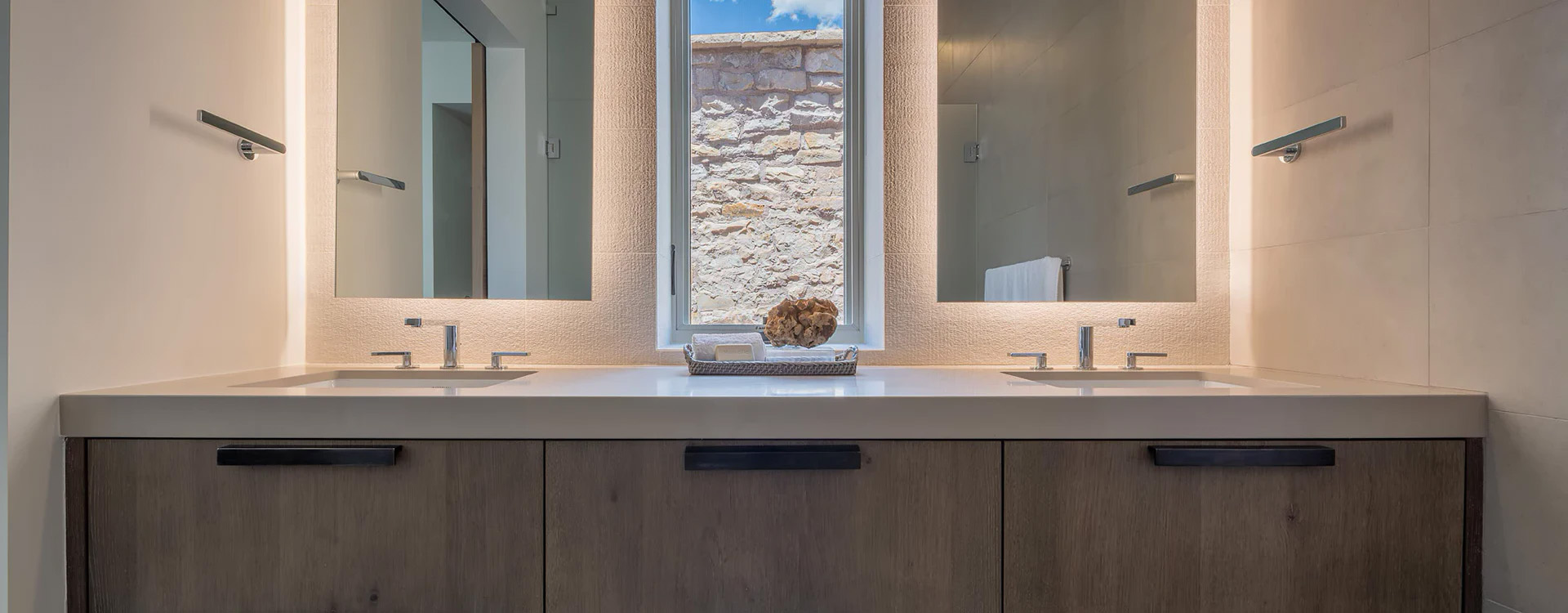 7.4-fir-house-telluride-guest-suite-bathroom