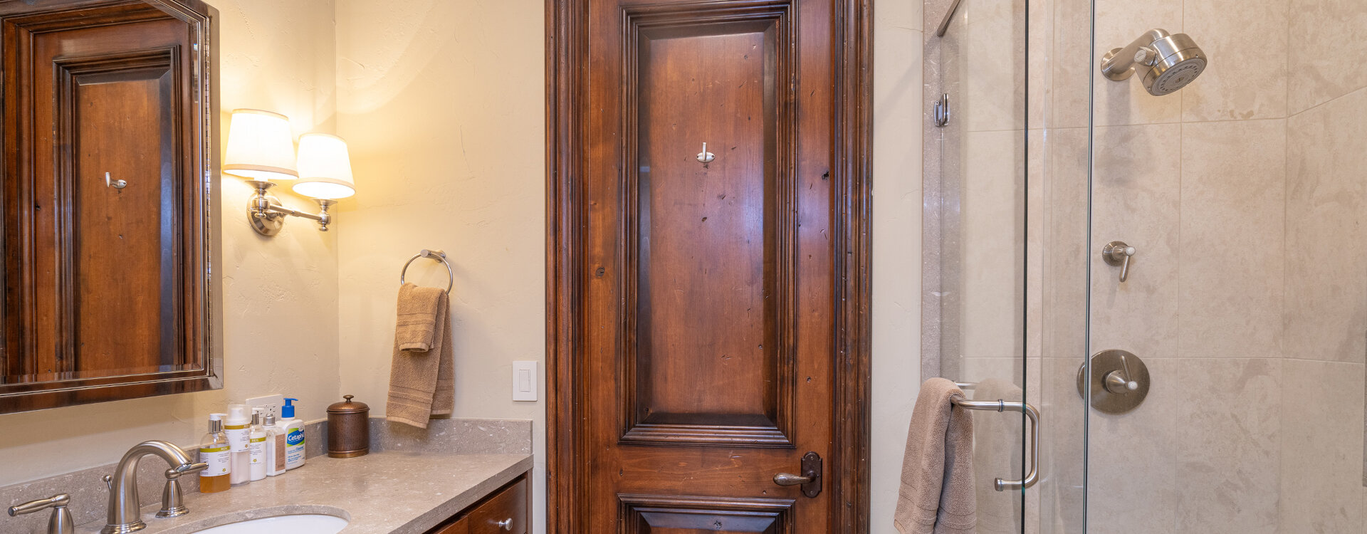 sundance lookout guest suite bath