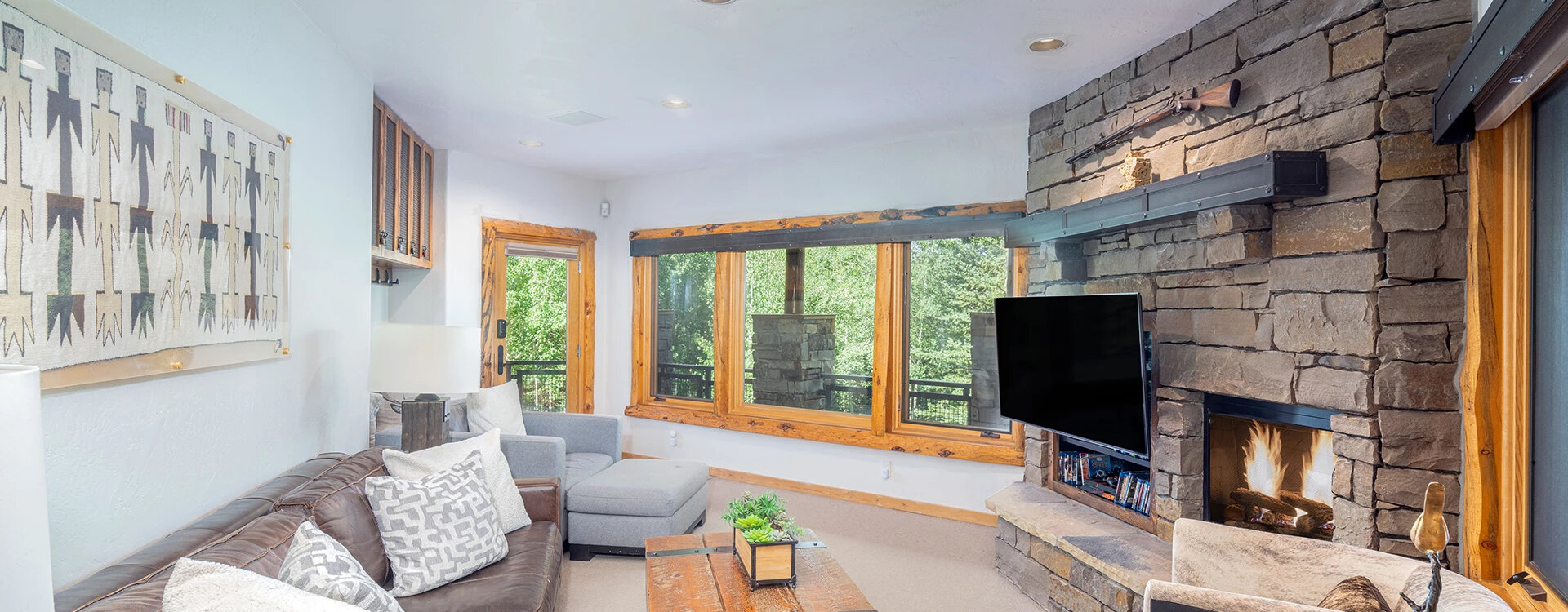 slopeside chateau telluride lower living room