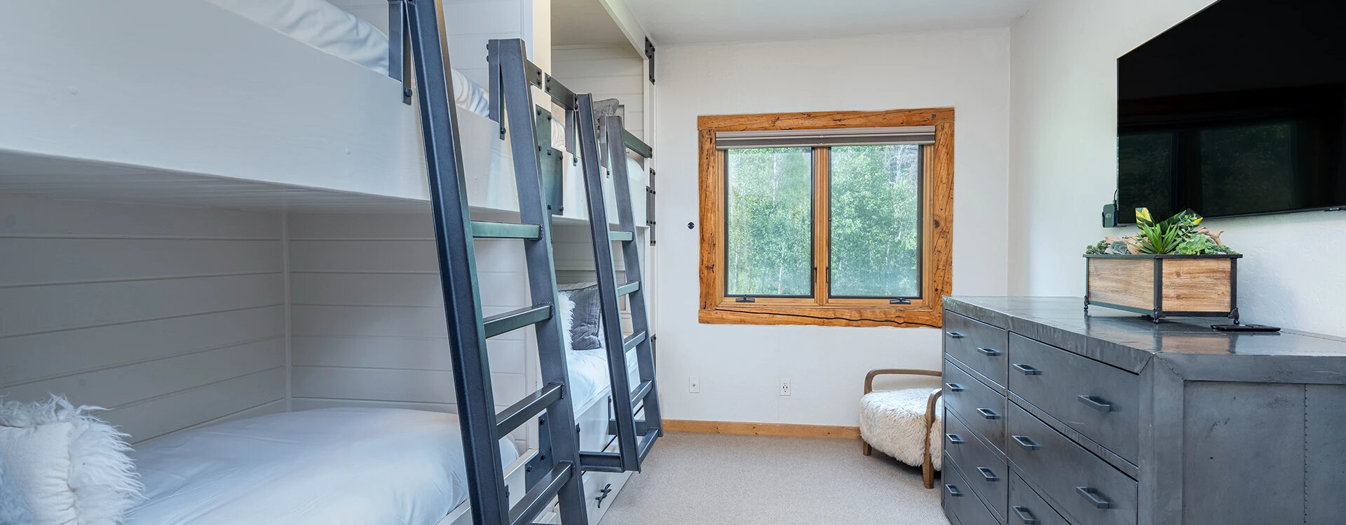 slopeside chateau telluride bunk bedoom